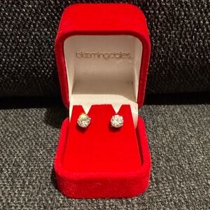 Bloomingdale's Sparkling Silver Earrings cubic zirconia - larger size 9MM